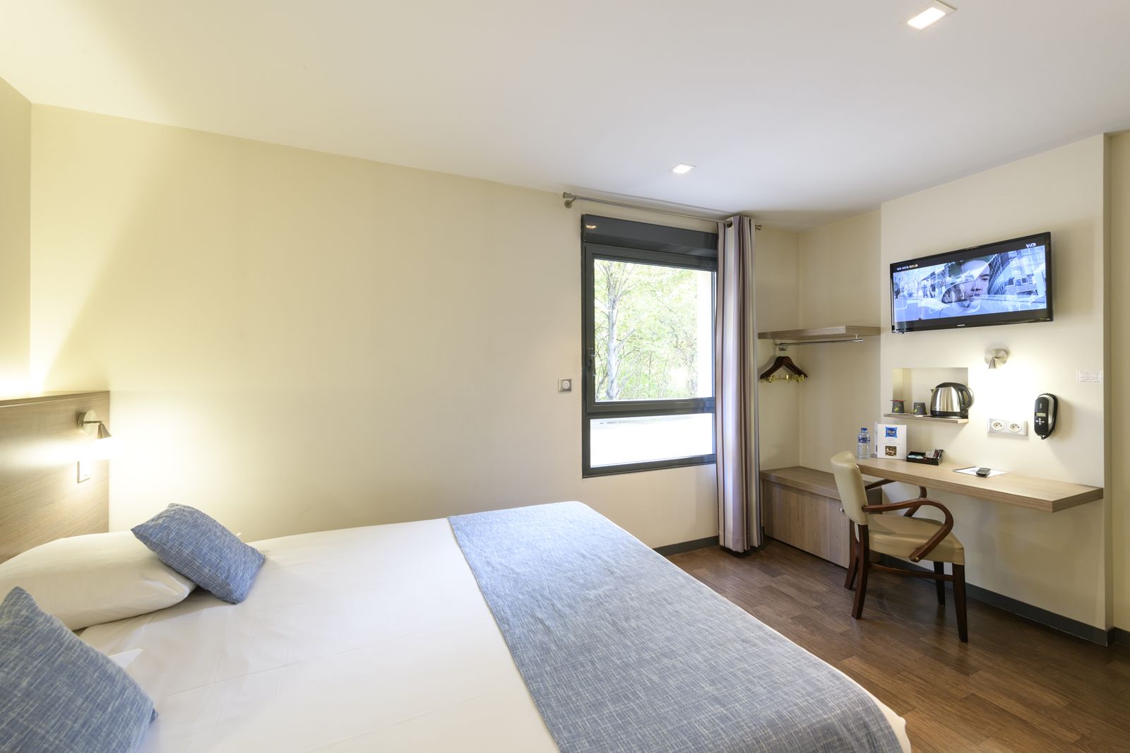 blue-hotel-saint-brice-courcelles-89